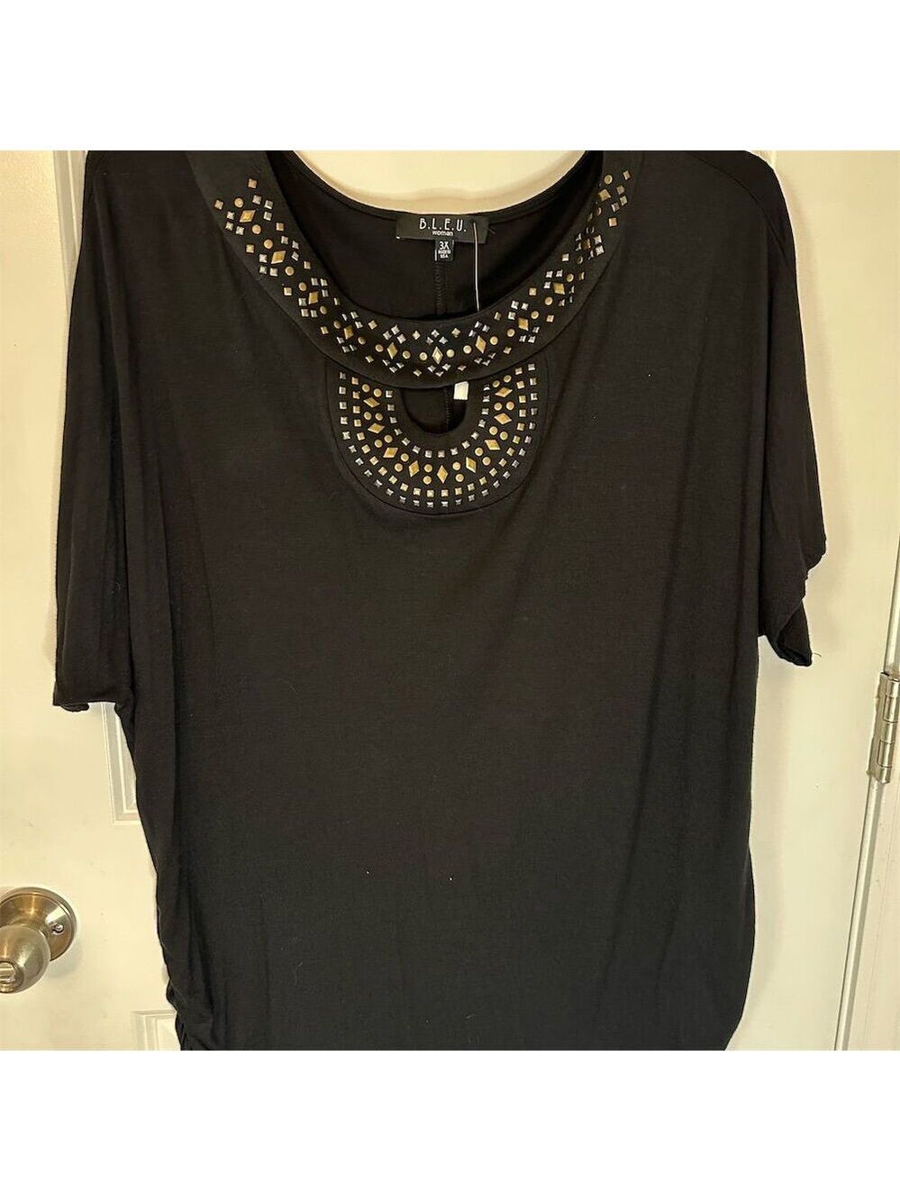 B.L.E.U. Women's 3XL Black Embellished Neckline Blouse Short Sleeve Casual EUC